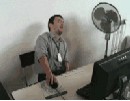 办公室里这哥们真是太困了