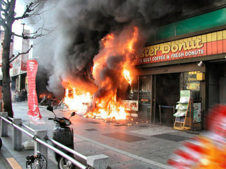 一家肯德基店失火了，亮点在哪里？笑死人了