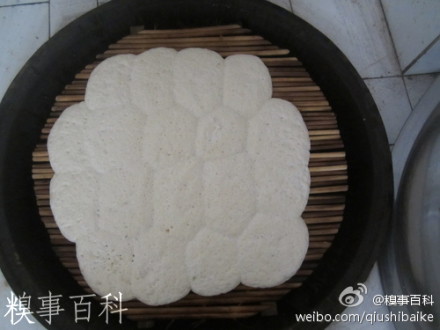 老婆蒸得一锅馒头
