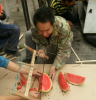 搞笑人物：高级技工吃西瓜