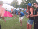 搞笑动态图片GIF：围观有风险