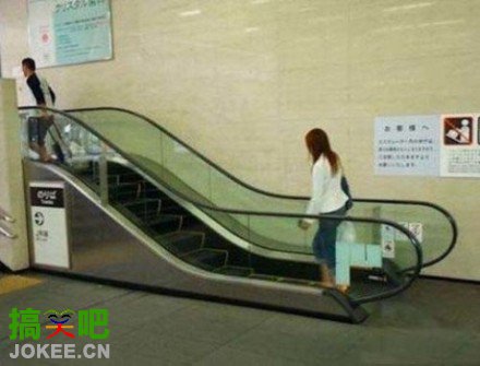 这么奇葩的电梯是哪个奇葩设计的？