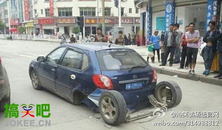 一个急刹车咋变成这个德行了。。。