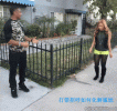 搞笑动态图片：打错招呼如何化解尴尬